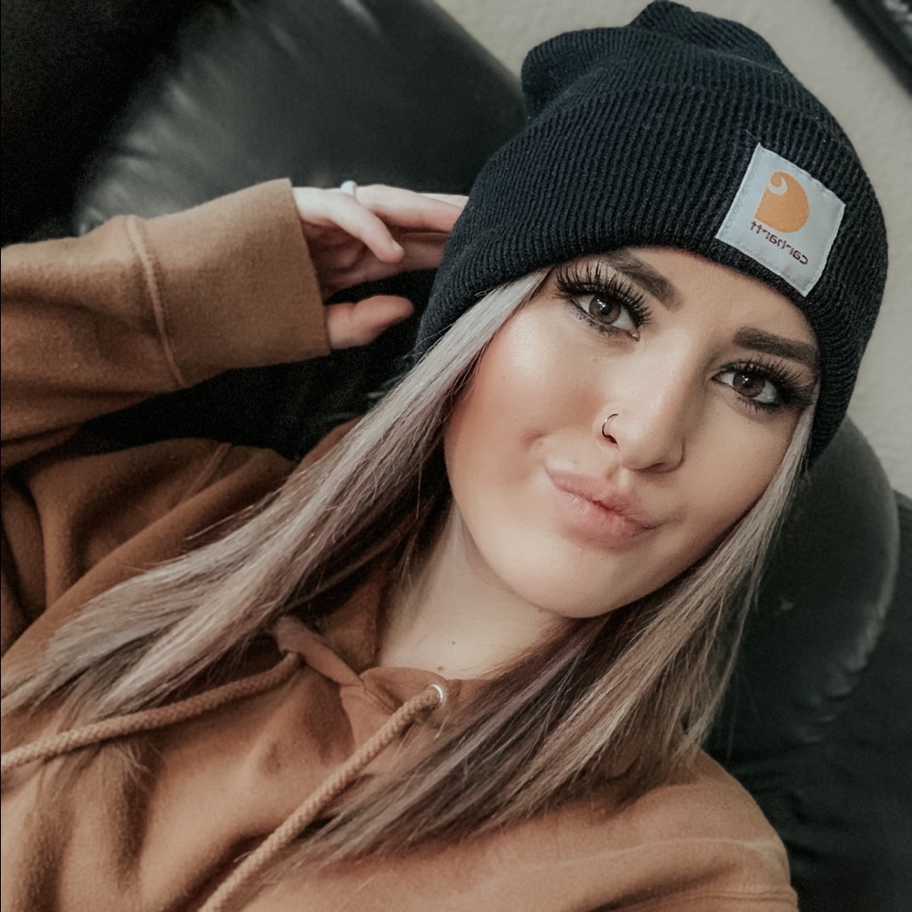 Meet your Posher, Klari